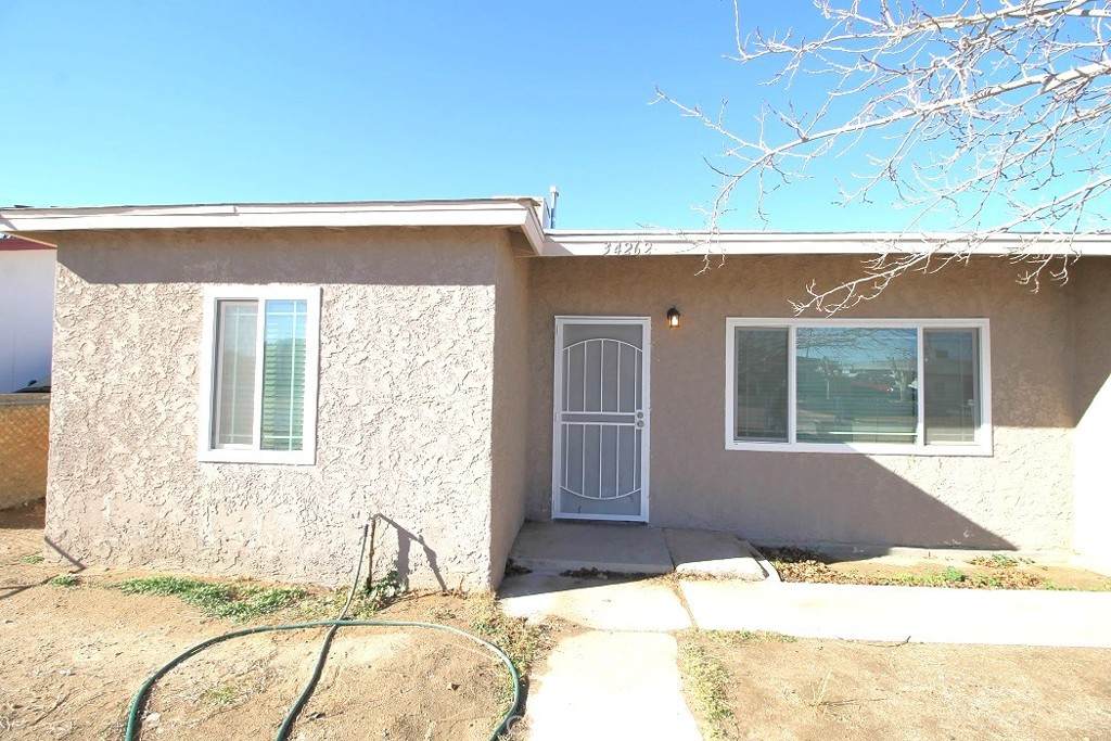34262 Paris Street - Photo 1