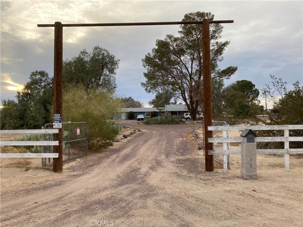33916 Harvard Road - Photo 1