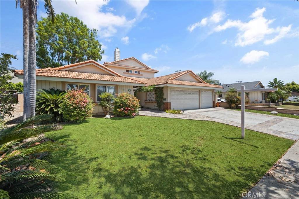 425 Lewis Place - Photo 1