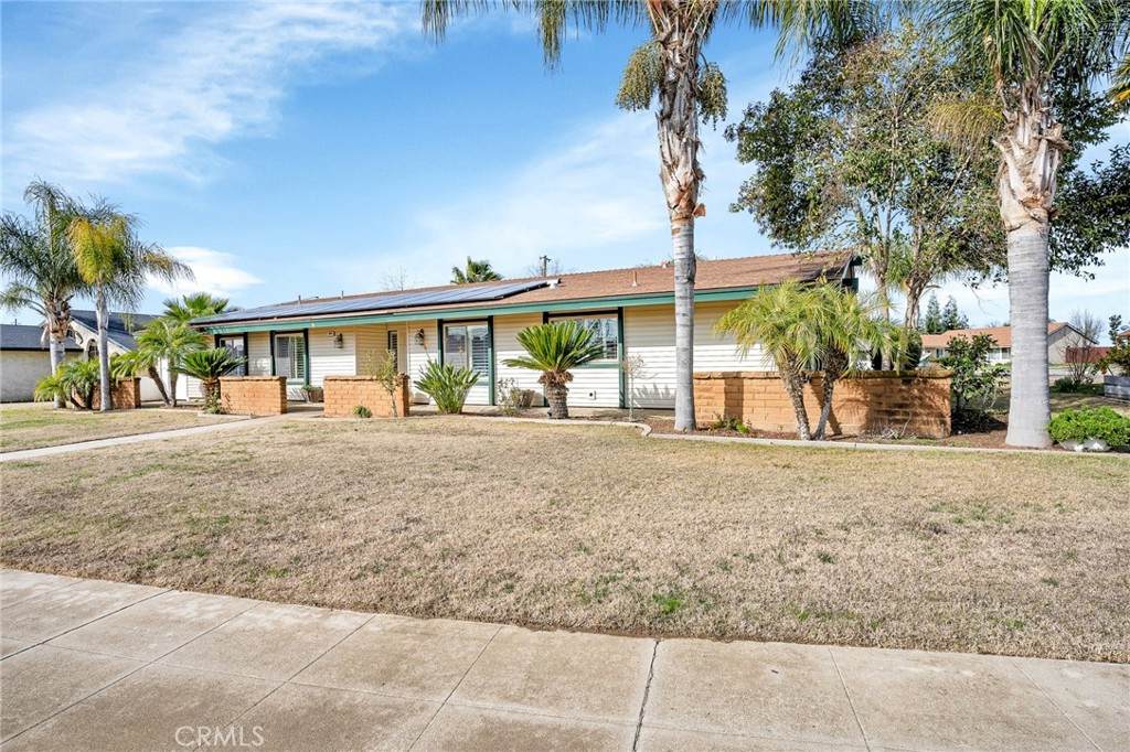 300 Circle Drive - Photo 1