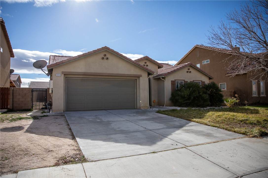 634 Woodgate Street - Photo 1