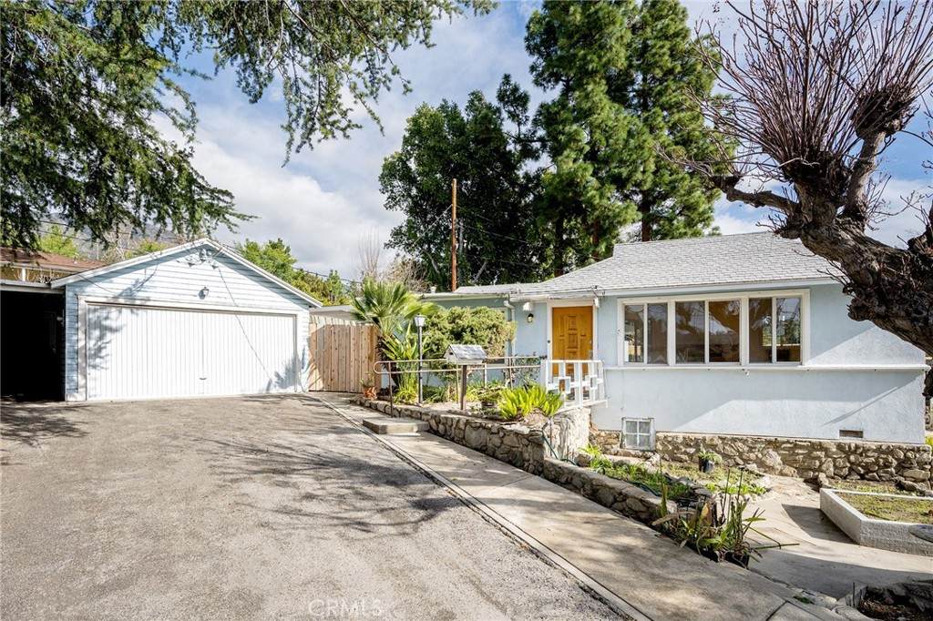 4628 Dunsmore Avenue - Photo 1