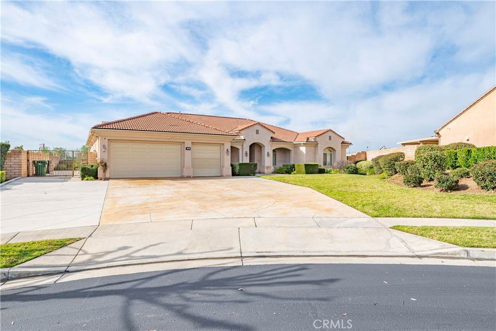 960 Oliviamae Circle - Photo 1