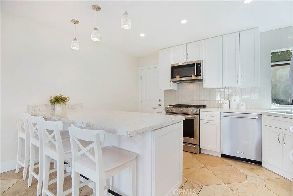 916 Powell Court - Photo 1