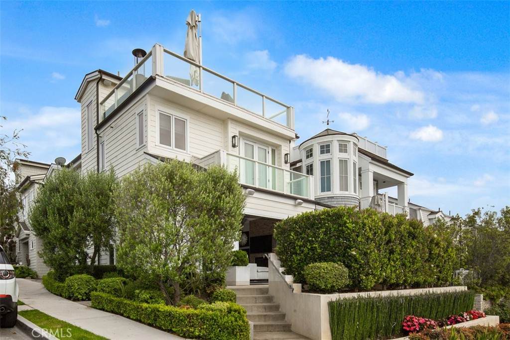 720 Poinsettia Ave - Photo 1