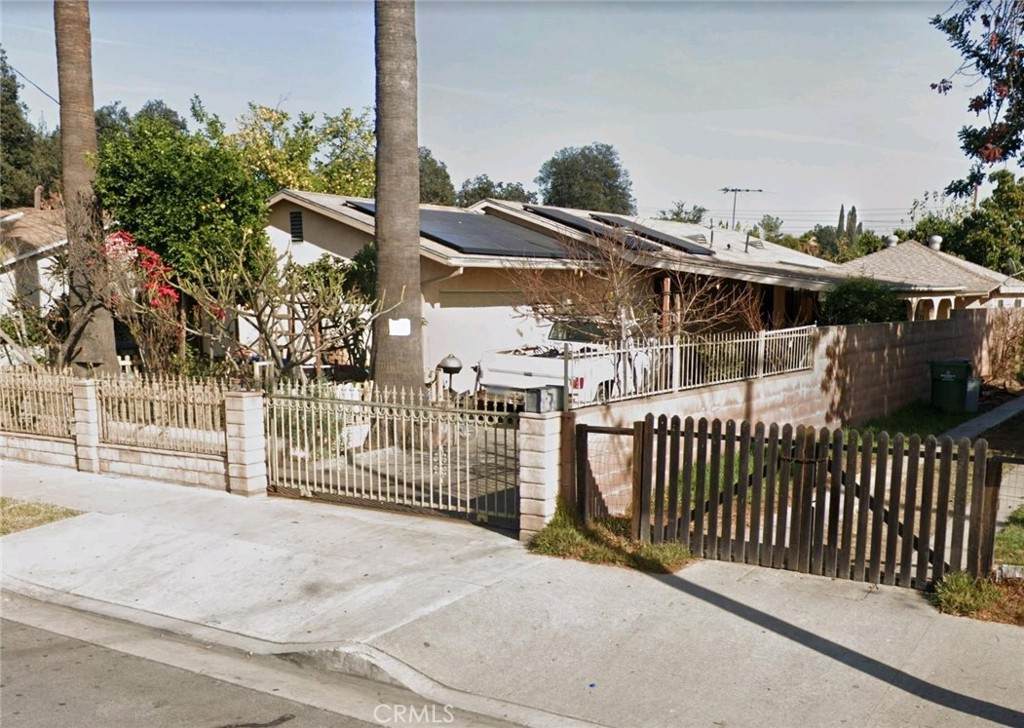 3236 Charlotte Avenue - Photo 1