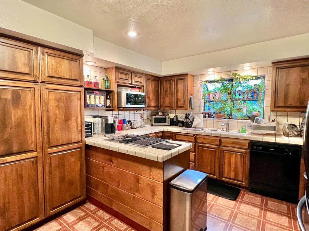 247 Lincoln Avenue - Photo 1