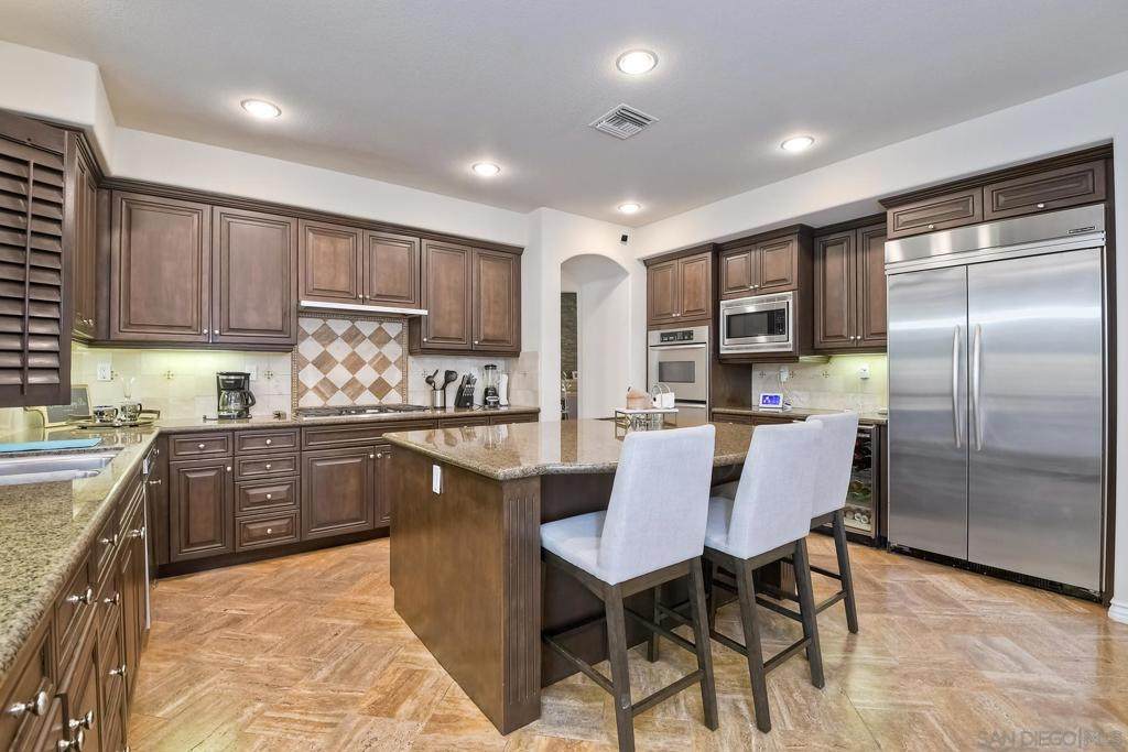993 Hawthorne Creek Dr - Photo 1