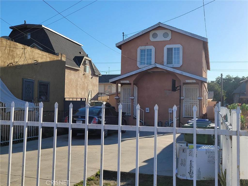 240 30th Street - Photo 1