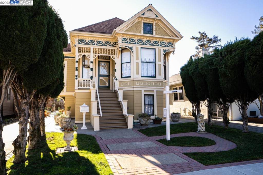 3256 Garfield Ave - Photo 1