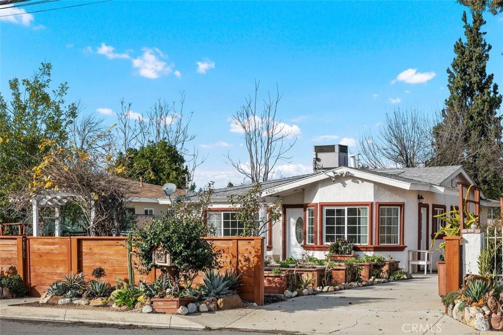 4936 Fairway Boulevard - Photo 1