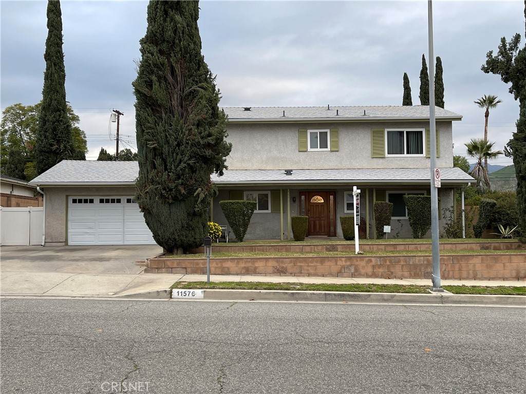 11576 Garrick Avenue - Photo 1