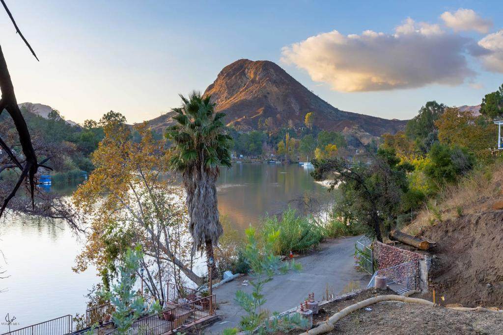 https://bt-photos.global.ssl.fastly.net/socal/orig_boomver_2_372420165-2.jpg