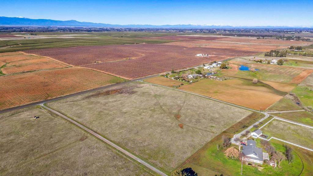 24525 Rowland, Ln - Photo 1