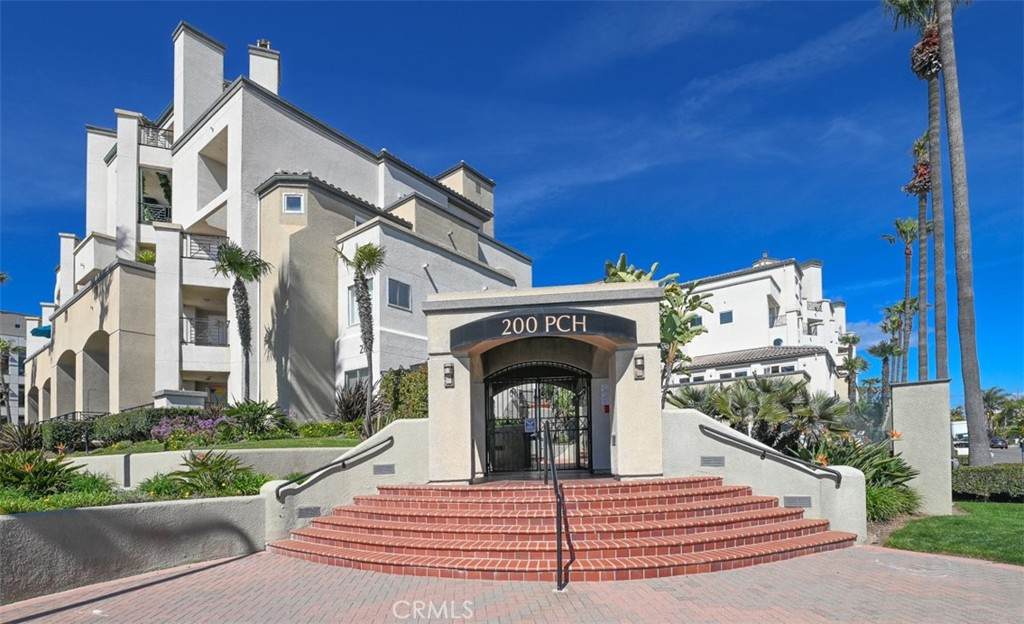 200 Pacific Coast Highway - Photo 1