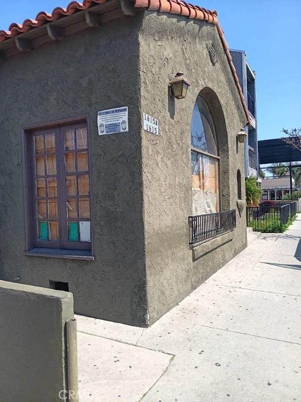 1613 7th Street - Photo 1