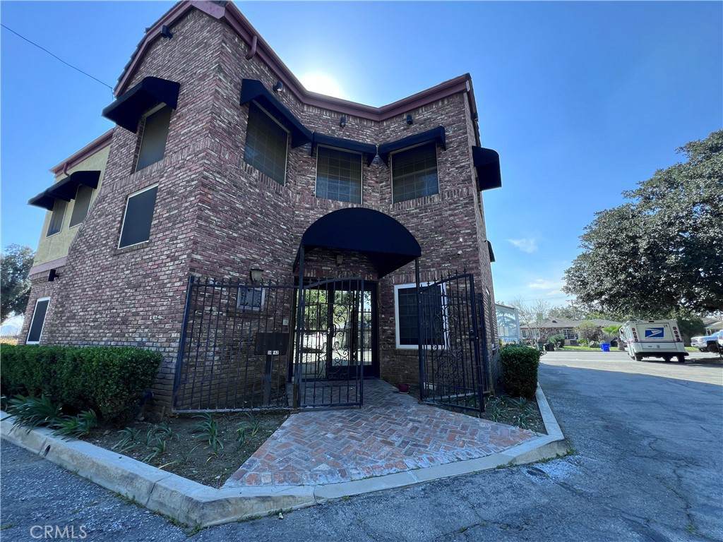 16742 Orange Way - Photo 1