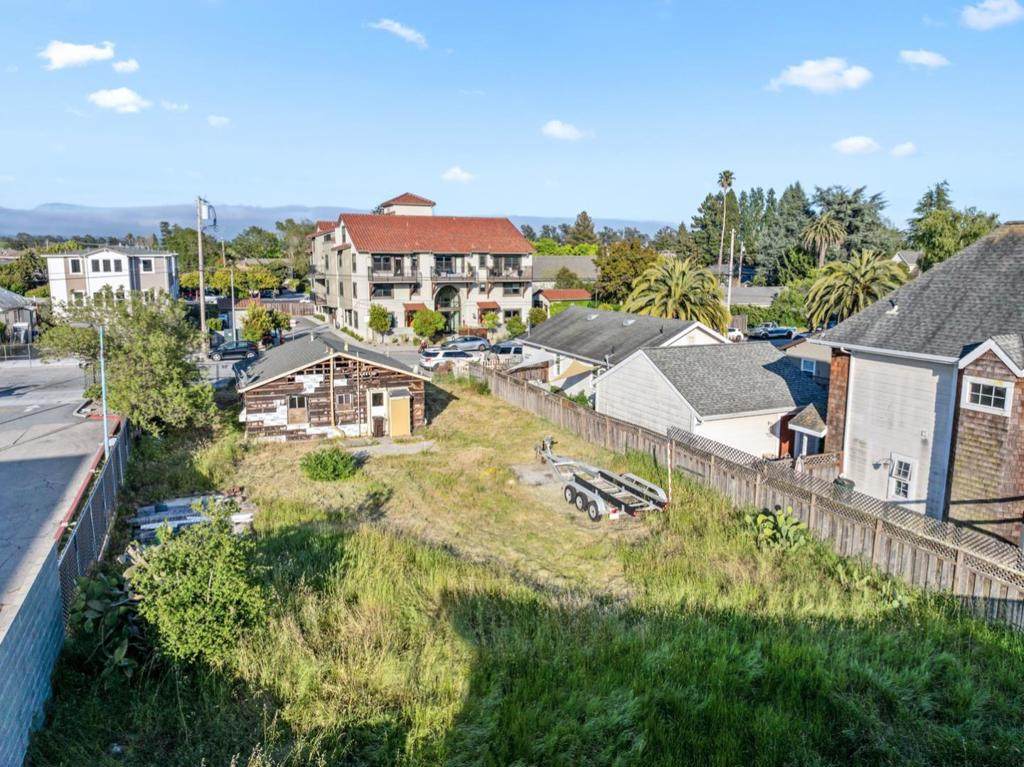 719 Darwin Street - Photo 1