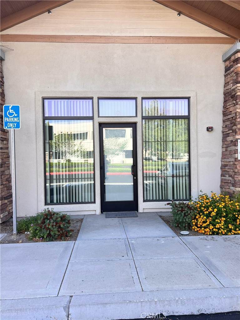 44441 16th Street - Photo 1