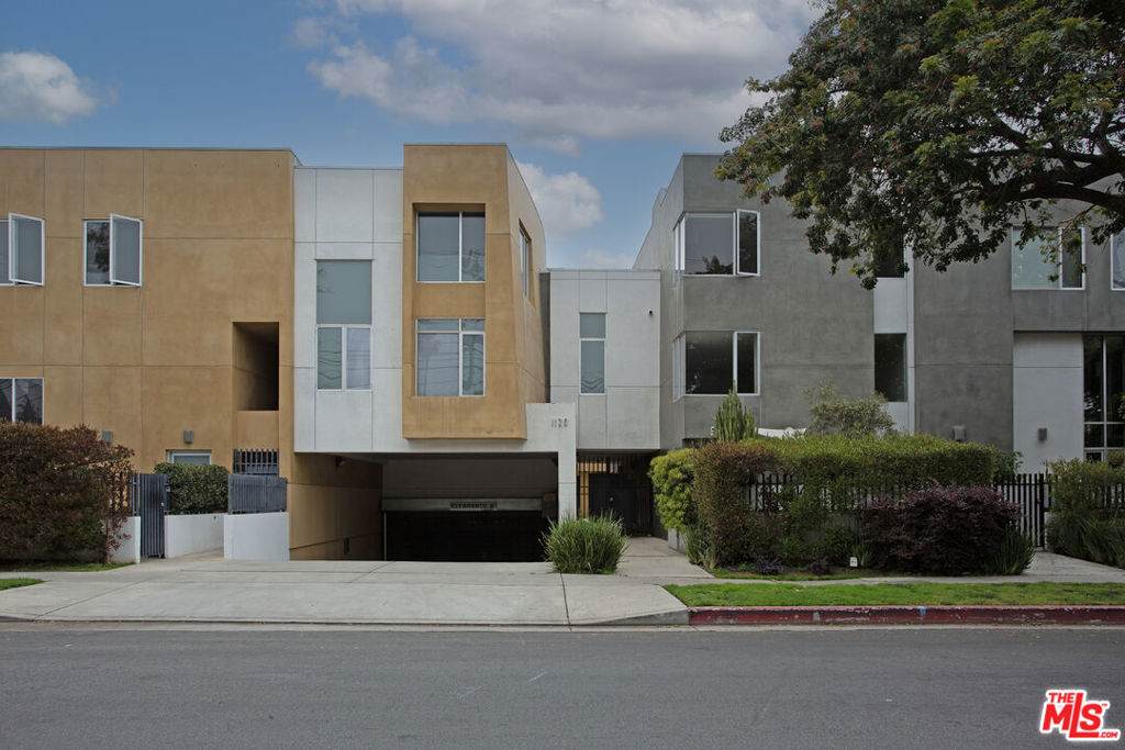 1120 El Centro Avenue - Photo 1