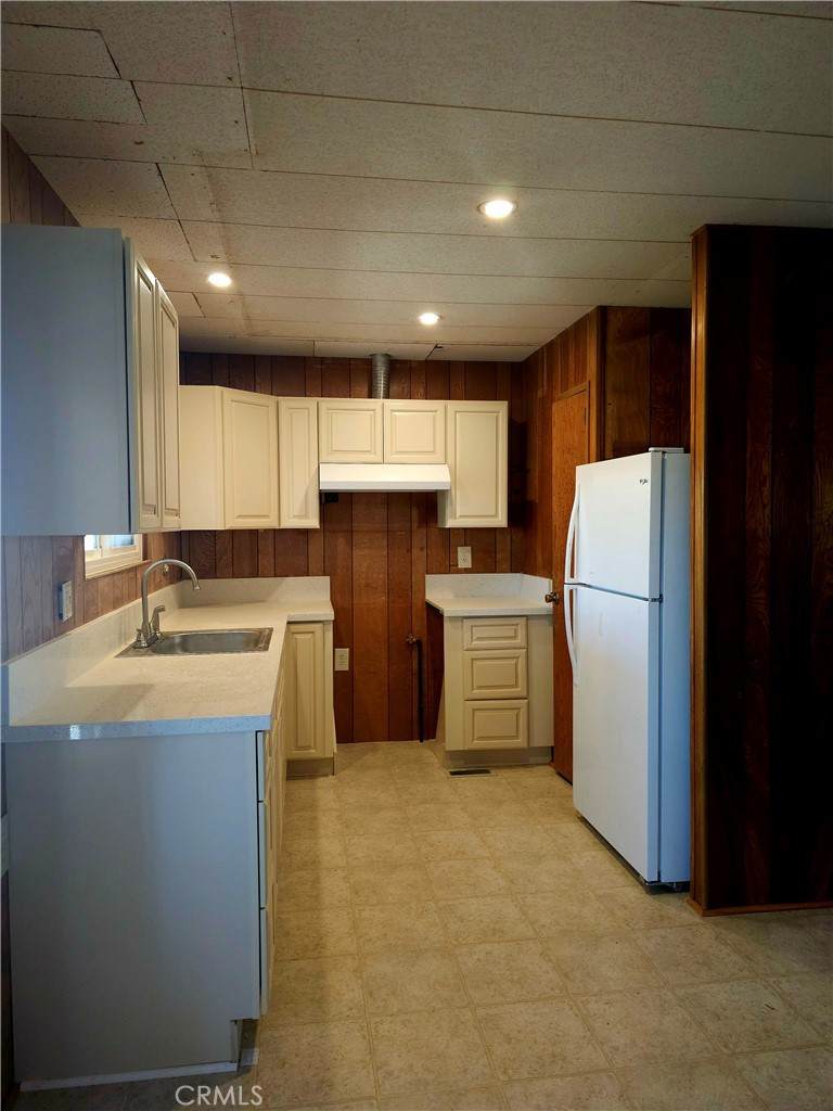 1315 14 E. Marshall Blvd - Photo 1