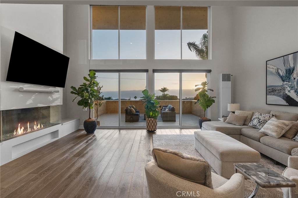 362 Palos Verdes Boulevard - Photo 1