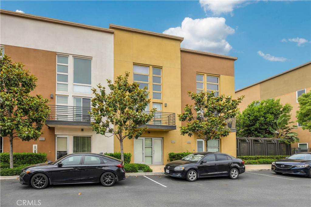 1520 Artesia - Photo 1