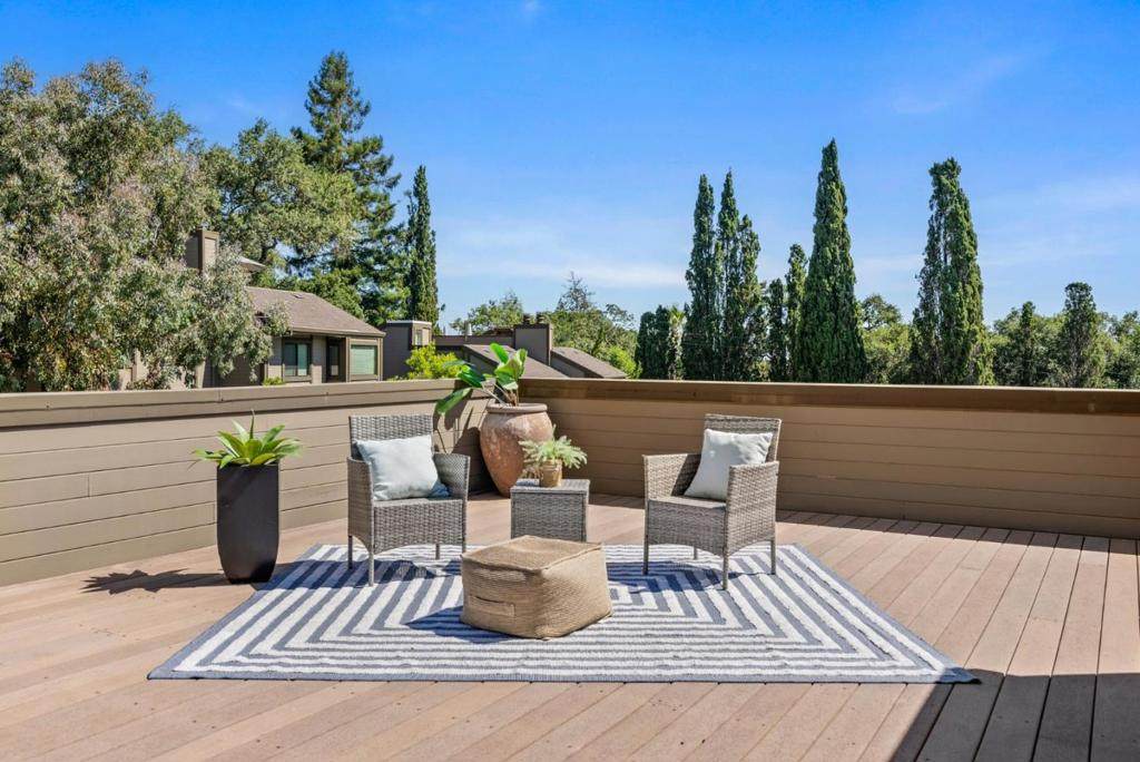 1 Bayview Avenue - Photo 1