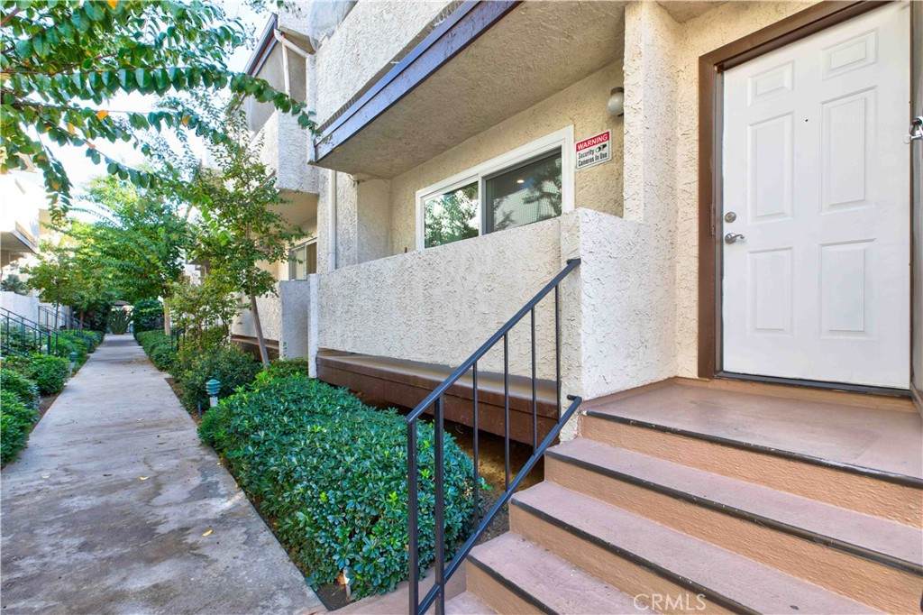 8801 Cedros Avenue - Photo 1