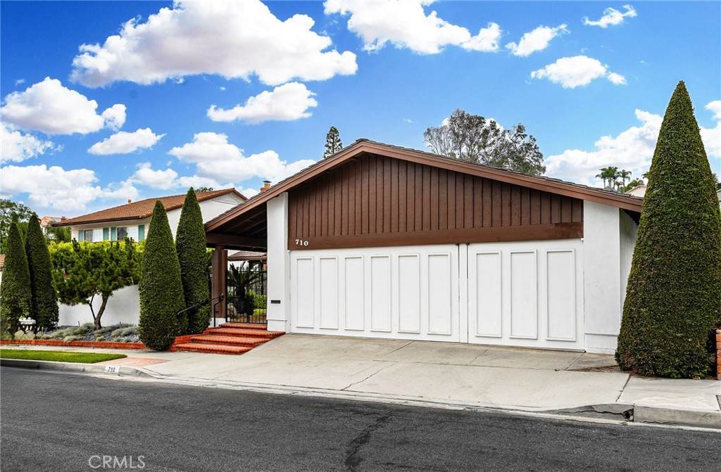 710 Wedgewood Lane - Photo 1