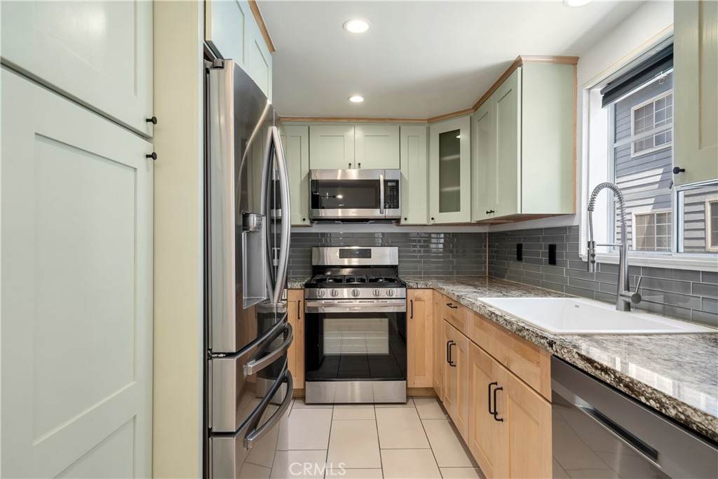 26129 Frampton Avenue - Photo 1
