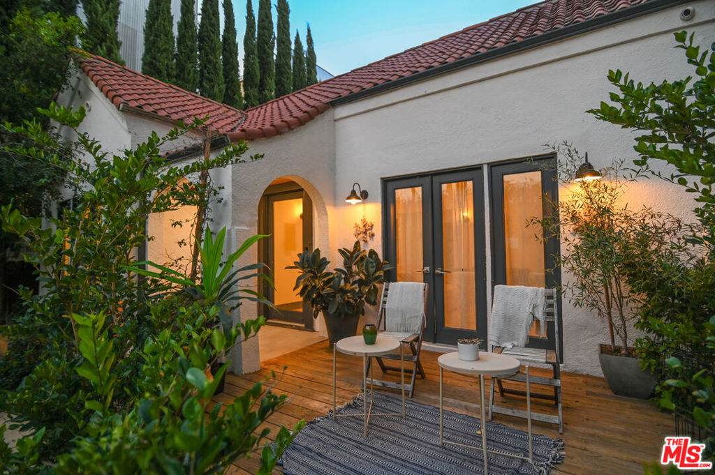 1019 Orange Grove Avenue - Photo 1