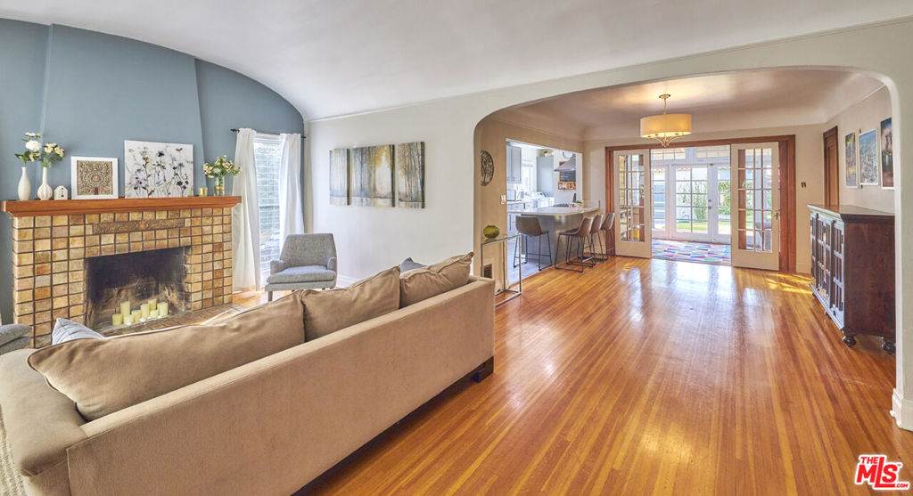 1107 Dunsmuir Avenue - Photo 1