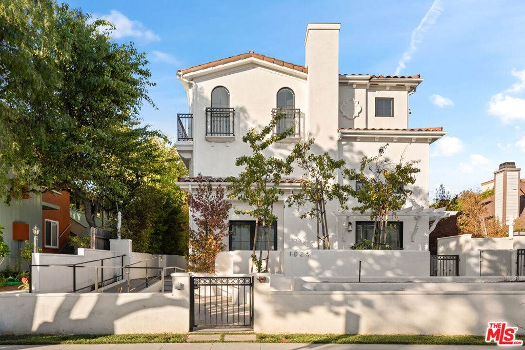 1025 Euclid Street - Photo 1