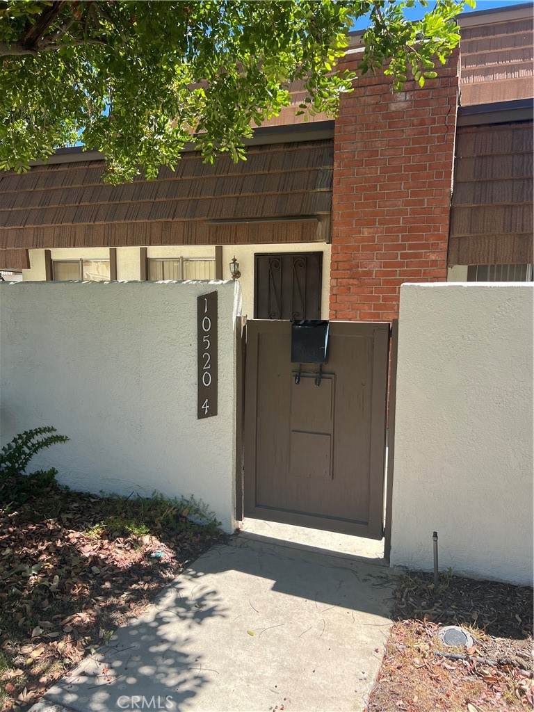 10520 Larwin Avenue - Photo 1