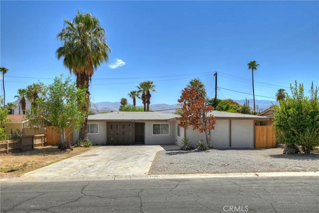74761 Leslie Avenue - Photo 1
