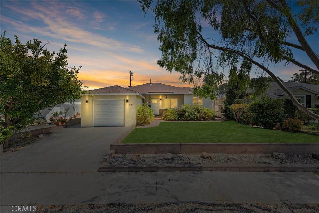 1104 Felbar Avenue - Photo 1