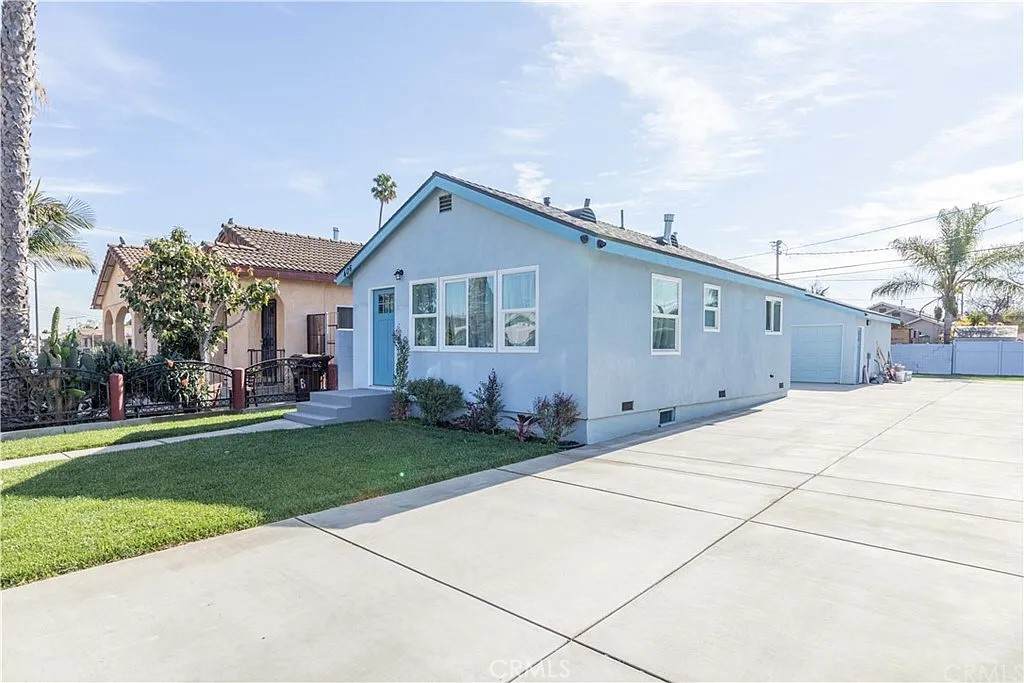 406 Poplar Street - Photo 1