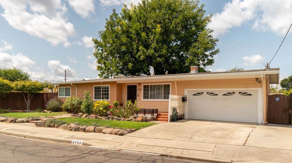 2707 Courtland Drive - Photo 1