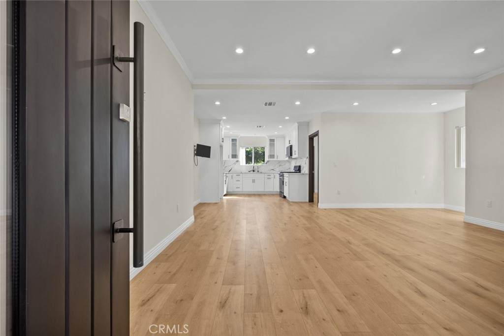 400 Lincoln Avenue - Photo 1