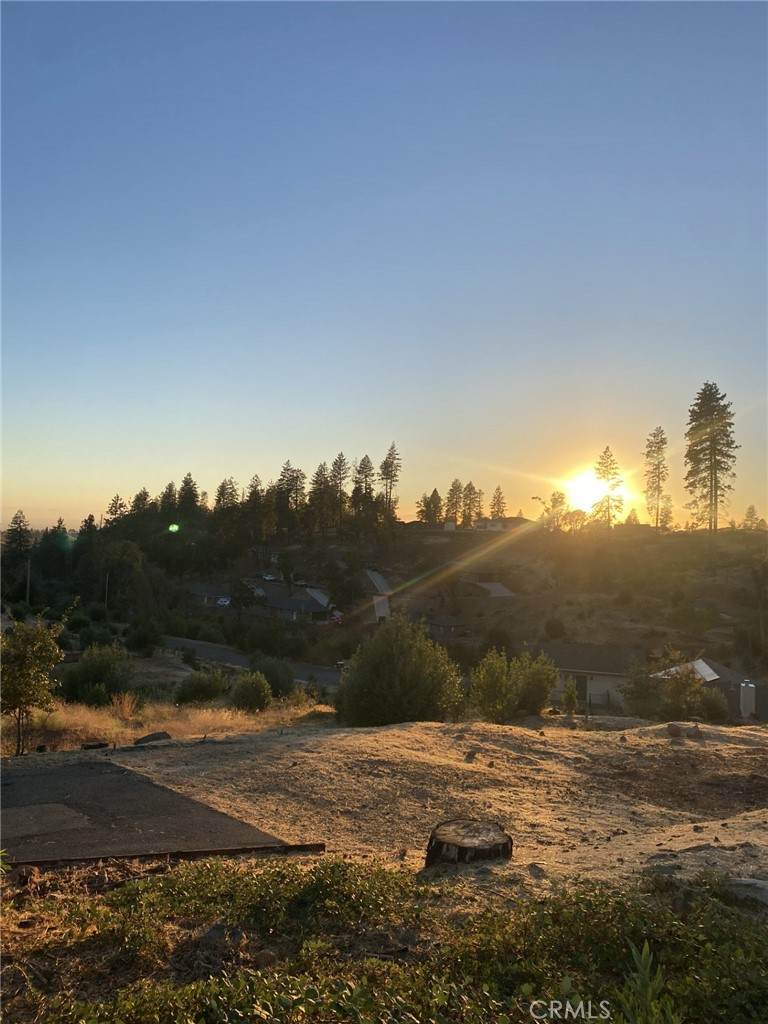 5935 Pine View Drive - Photo 1