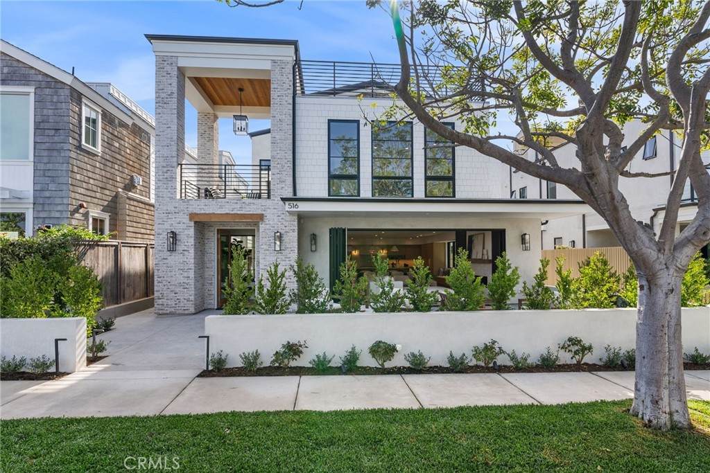 516 Acacia - Photo 1