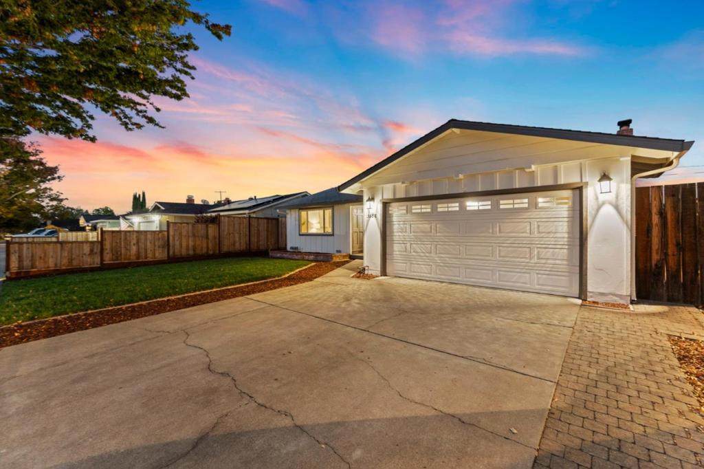 5688 Croydon Avenue - Photo 1