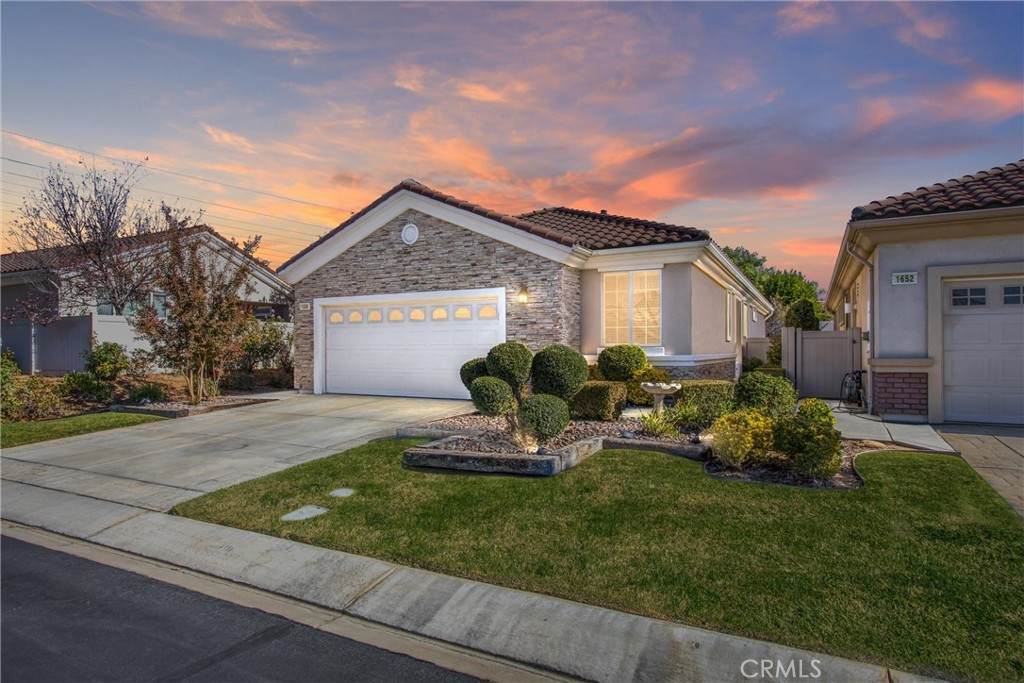1656 Hibiscus Court - Photo 1