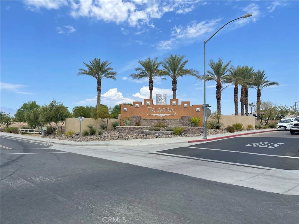 37222 Camden Dr - Photo 1