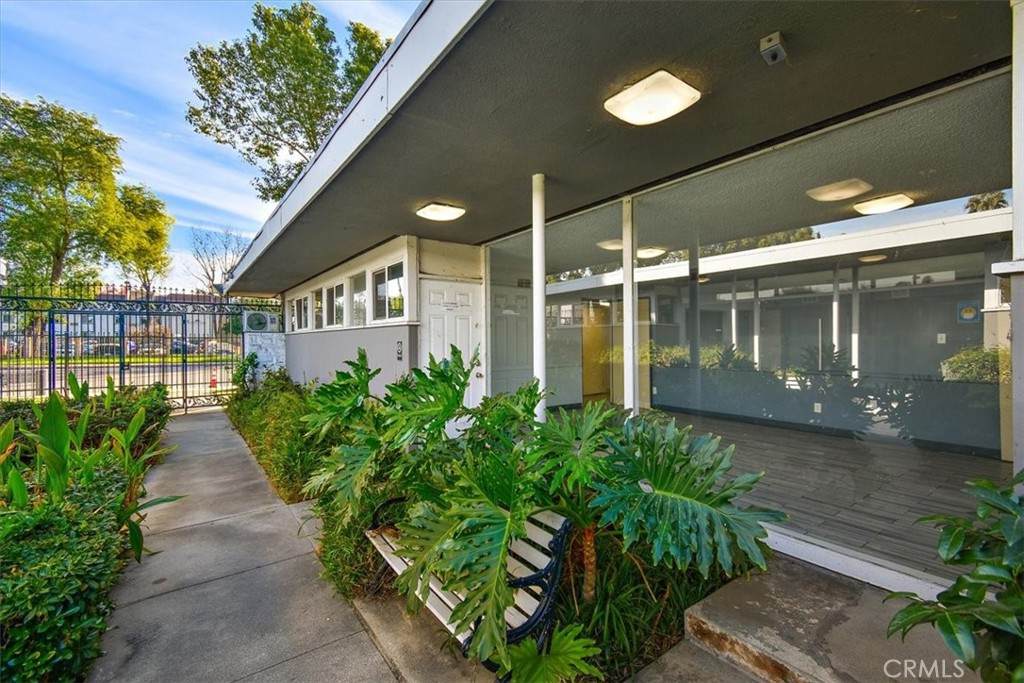 1364 Waterman Avenue - Photo 1