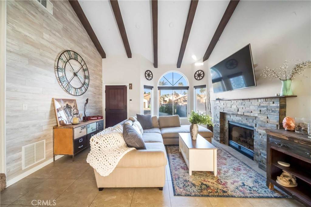 https://bt-photos.global.ssl.fastly.net/socal/orig_boomver_2_373723125-2.jpg