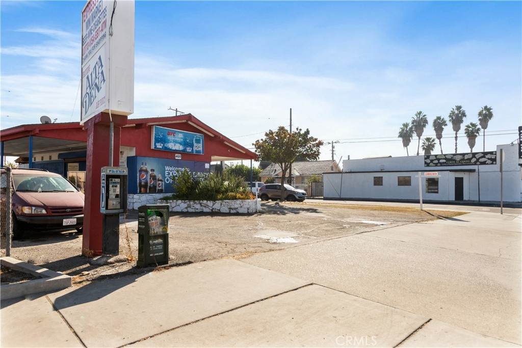 https://bt-photos.global.ssl.fastly.net/socal/orig_boomver_1_373733071-2.jpg