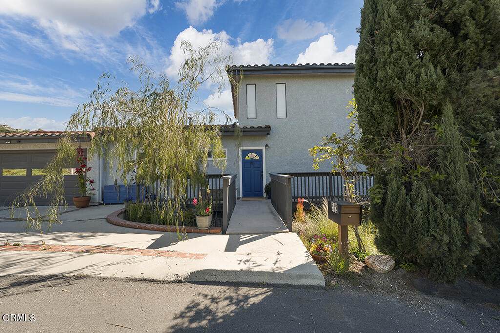 542 San Clemente Way - Photo 1