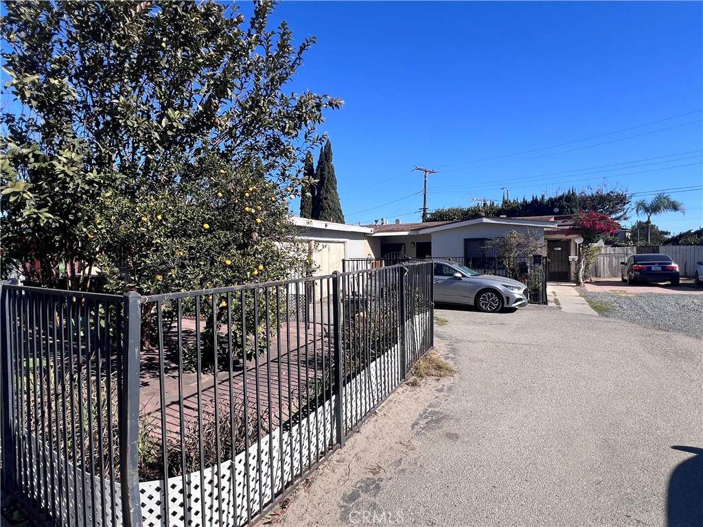 1003 Marengo Place - Photo 1